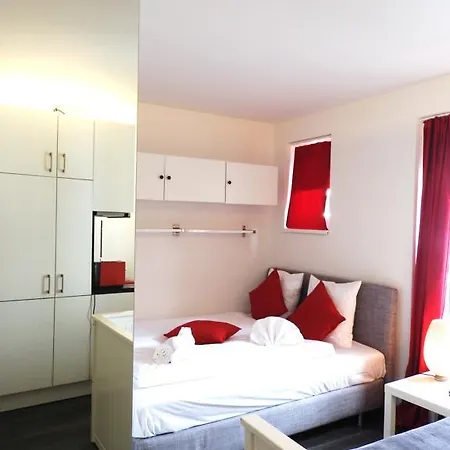 Inside Five Aparthotel 3*