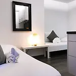 Inside Five מלון דירות 3*