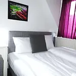 Inside Five מלון דירות 3*