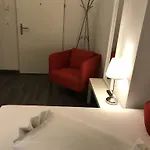 Inside Five 3*