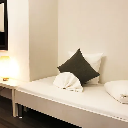 Ξενοδοχείο με διαμερίσματα Inside Five 3*