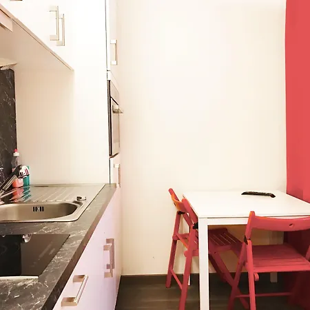 Ξενοδοχείο με διαμερίσματα Inside Five