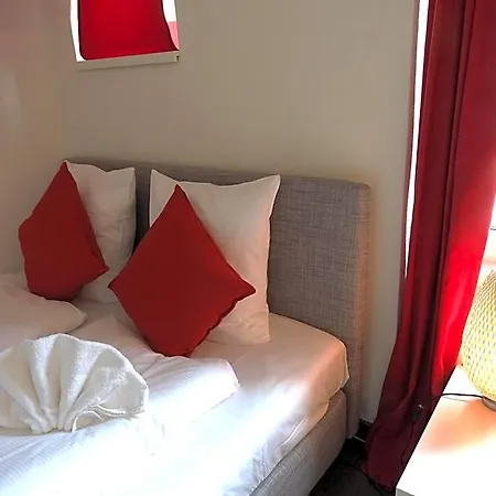 Inside Five מלון דירות 3*