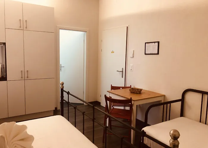 Inside Five Aparthotel 3*