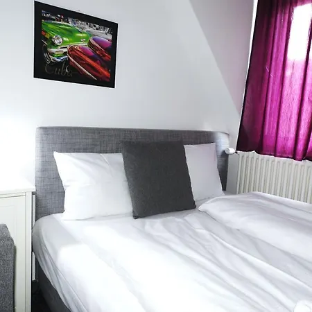 Inside Five Aparthotel 3*