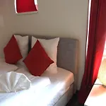 Inside Five Curych