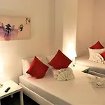 Inside Five Aparthotel 3*