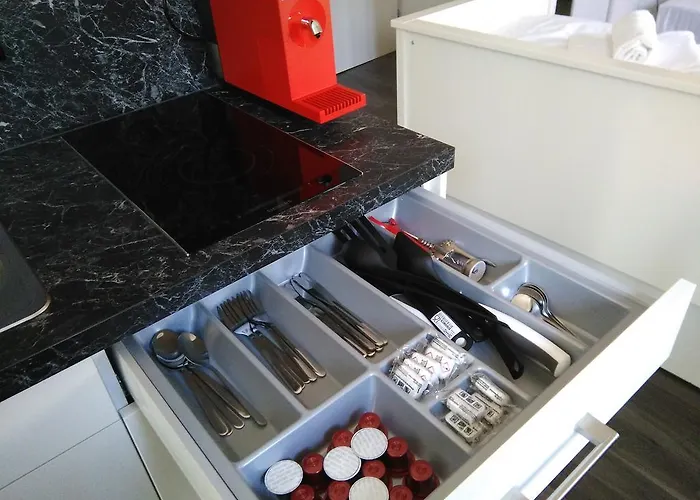 Inside Five アパートホテル 3*