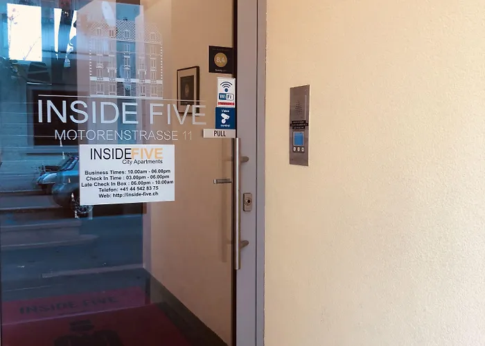 アパートホテル Inside Five 3*